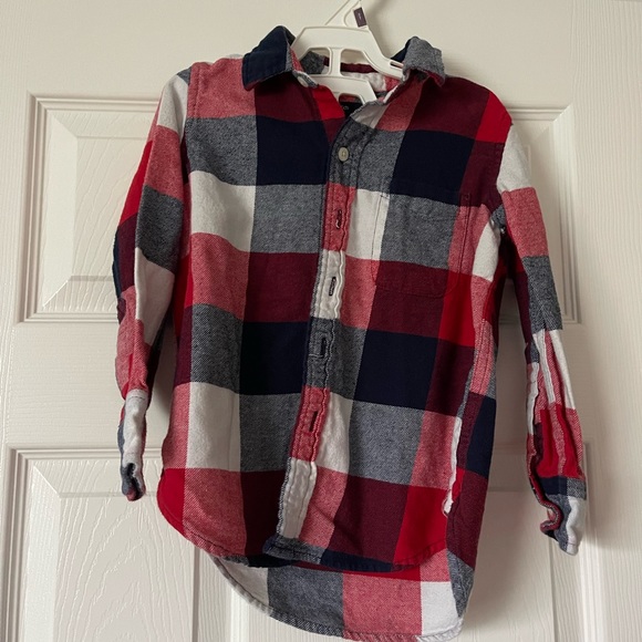Boy’s size 5 Gap shirt bundle - Picture 2 of 4